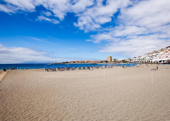 Castle Harbour Elegant 1-Bedroom Apartment - Heated Pool, Air Conditioning & Fiber Internet In Los Cristianos