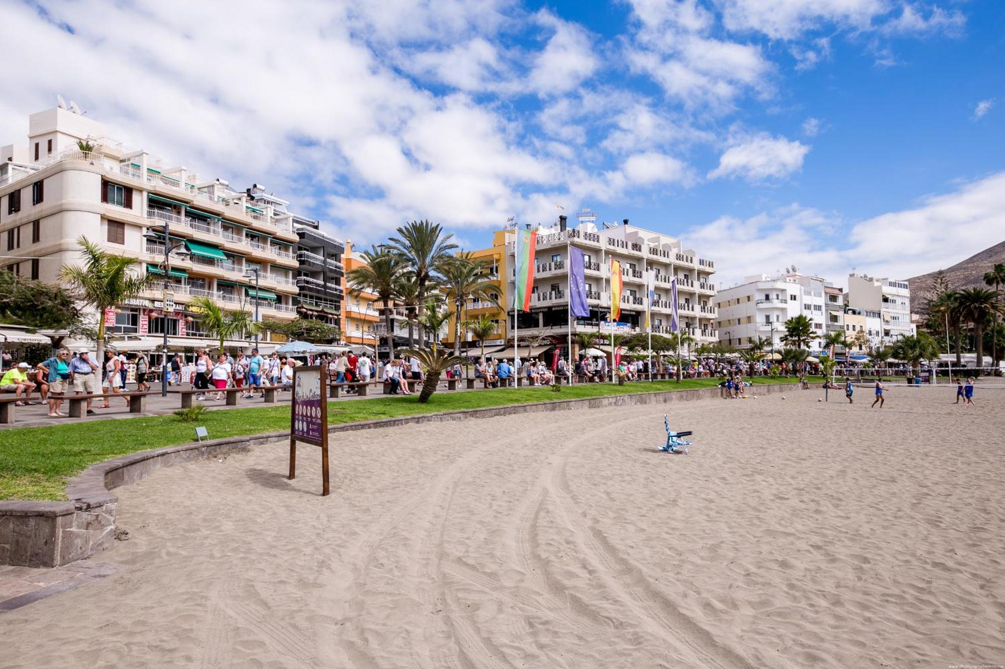 Castle Harbour Elegant 1-bedroom - Heated Pool, Air Conditioning & Fiber Internet In Cristianos * Los Cristianos (Tenerife)